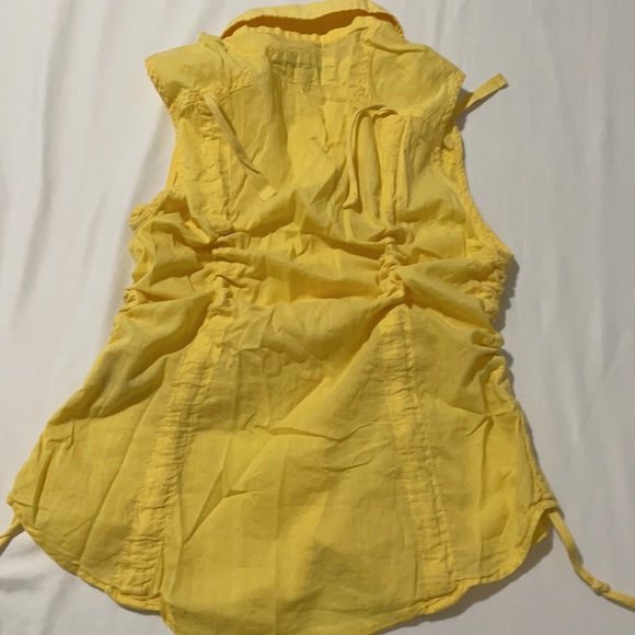 Guess yellow top - Picture 8 of 9